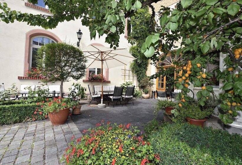 فندق Graf Von Mansfeld