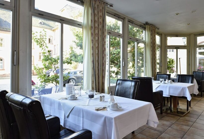 فندق Graf Von Mansfeld