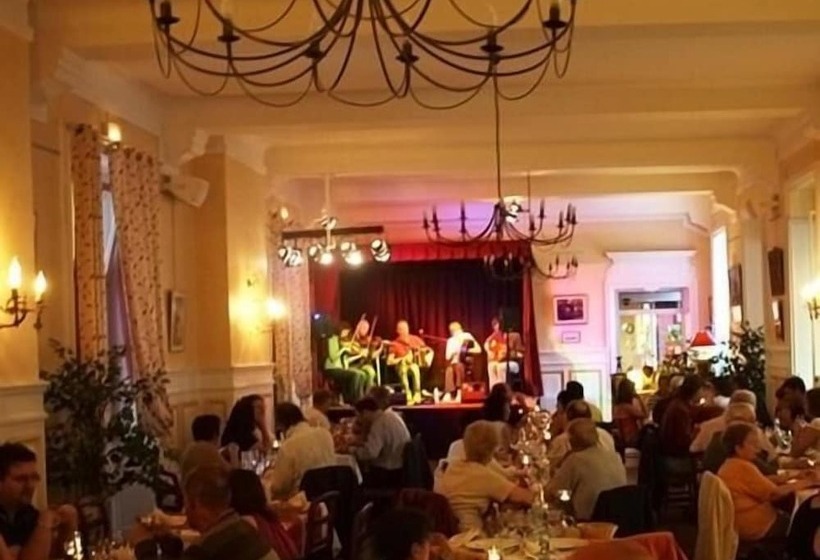 호텔 Grand Hôtel De Bourbon Lancy   Logis   Restaurant Et Spa