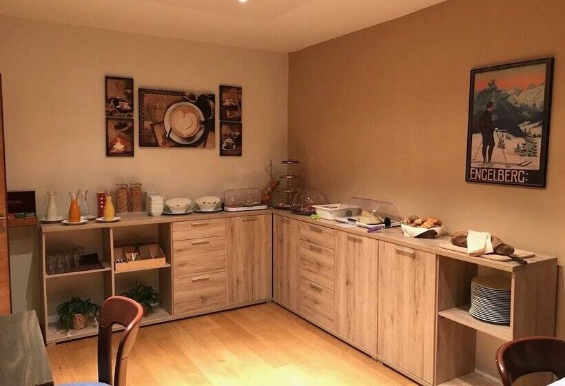 Отель Hahnenblick