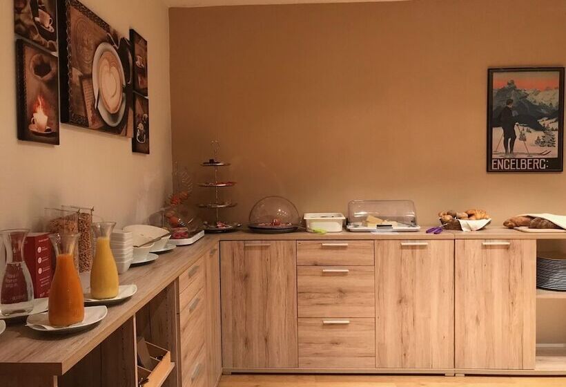 Отель Hahnenblick