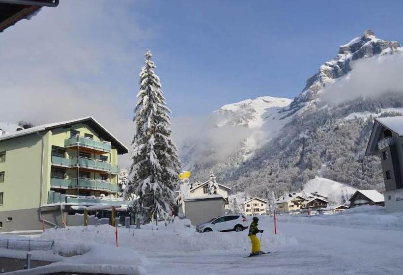 Отель Hahnenblick