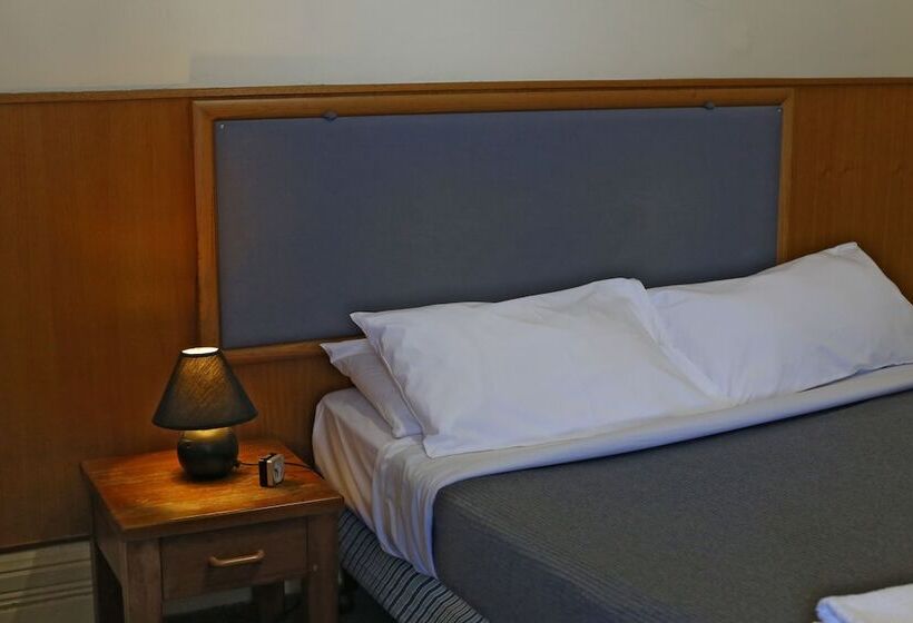 هتل Holiday Lodge