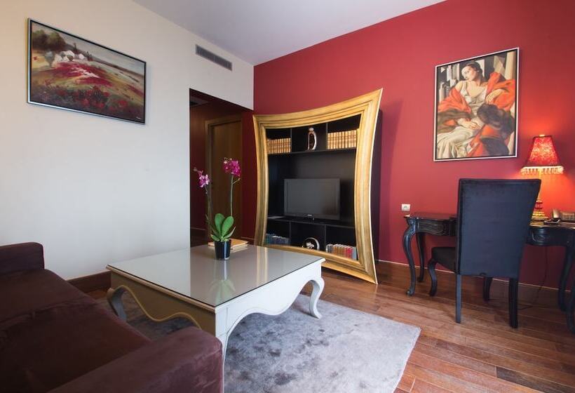 هتل Hôtel Demeure Loredana