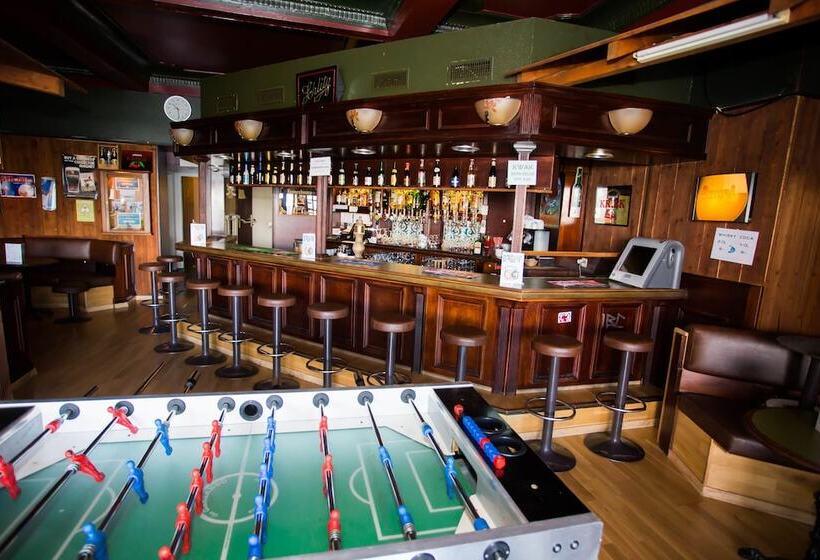 Отель Hôtel Du Port