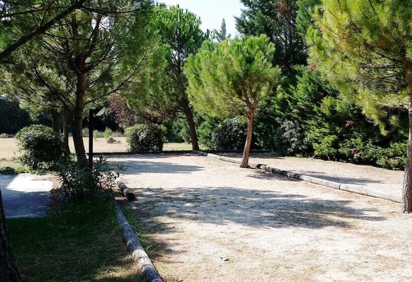 בית מלון כפרי Hôtel Lou Mistralou