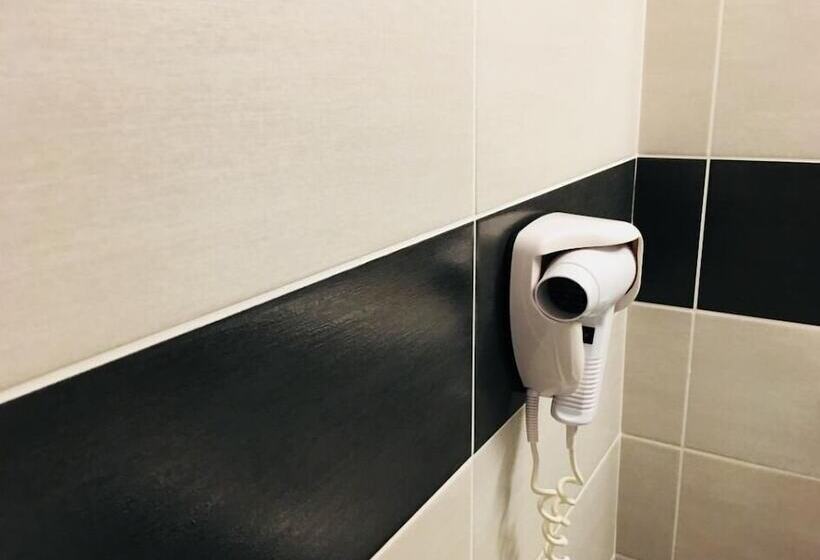 فندق Hôtel Moderne