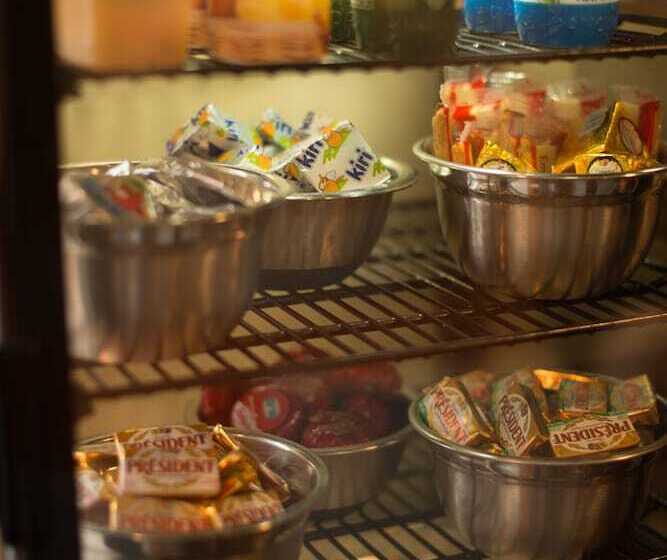 Отель Hôtel Quick Palace Tours Nord