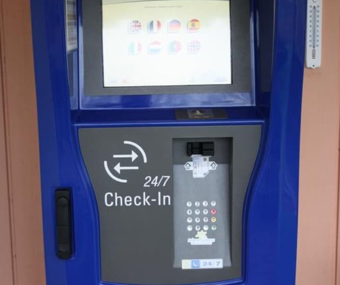 Отель Hôtel Quick Palace Tours Nord