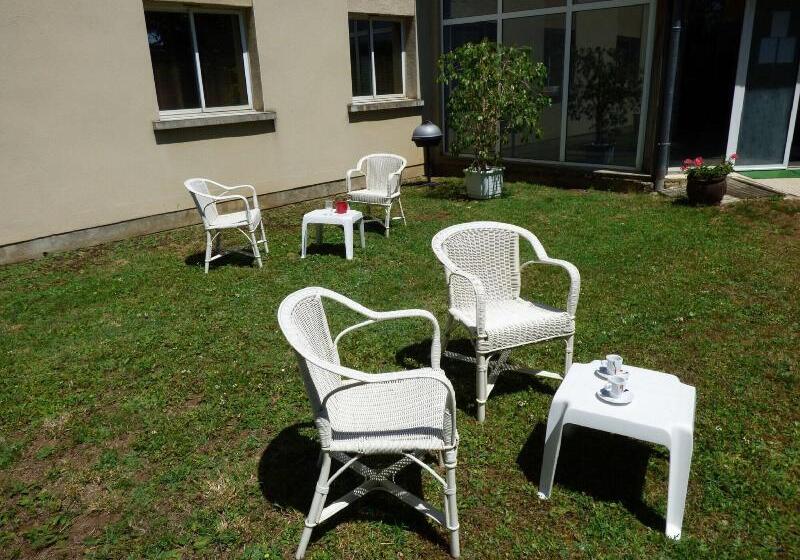 Отель Inspiration By Balladins Villefranche De Rouergue