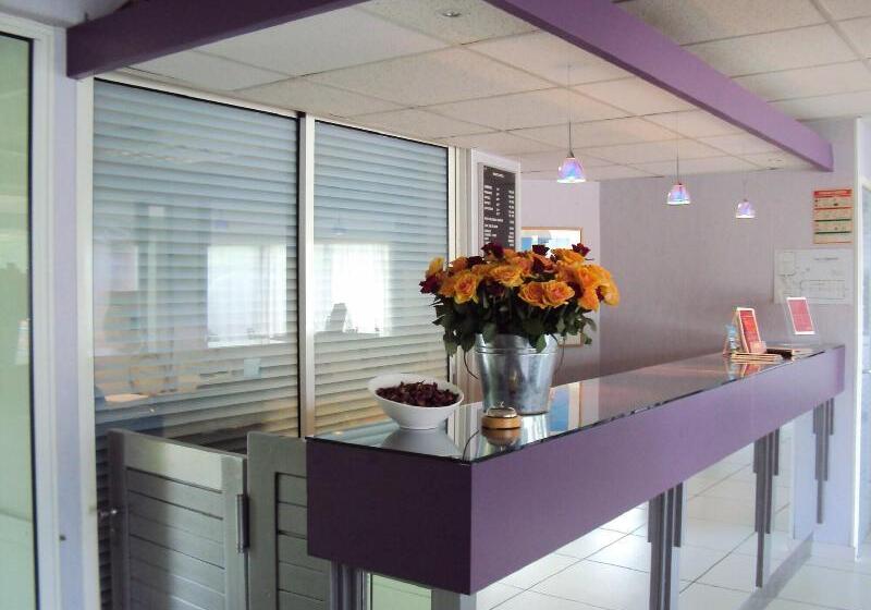 Отель Inspiration By Balladins Villefranche De Rouergue