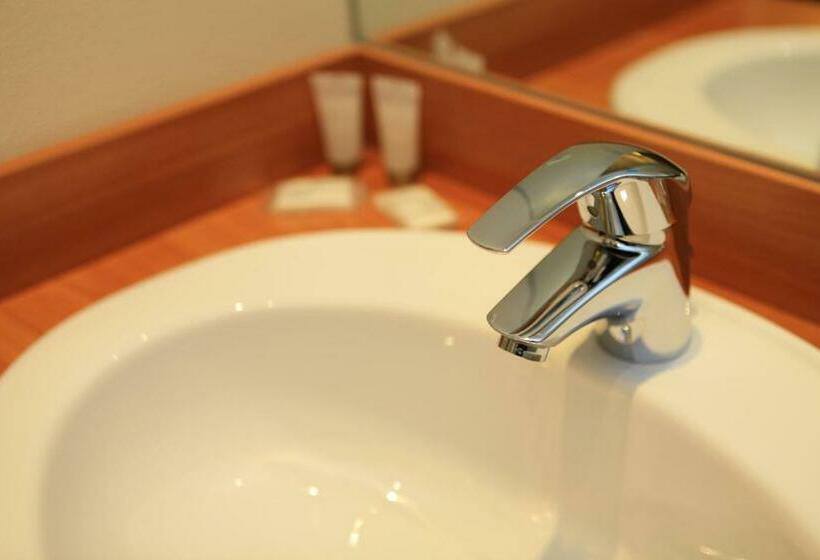 Отель La Consigne Caen Gare Sncf Centre