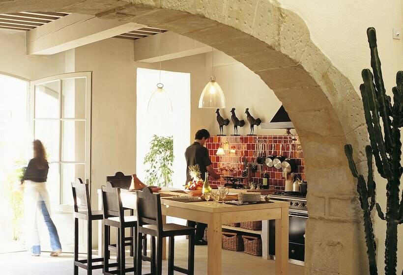 Отель La Maison Sur La Sorgue   Esprit De France