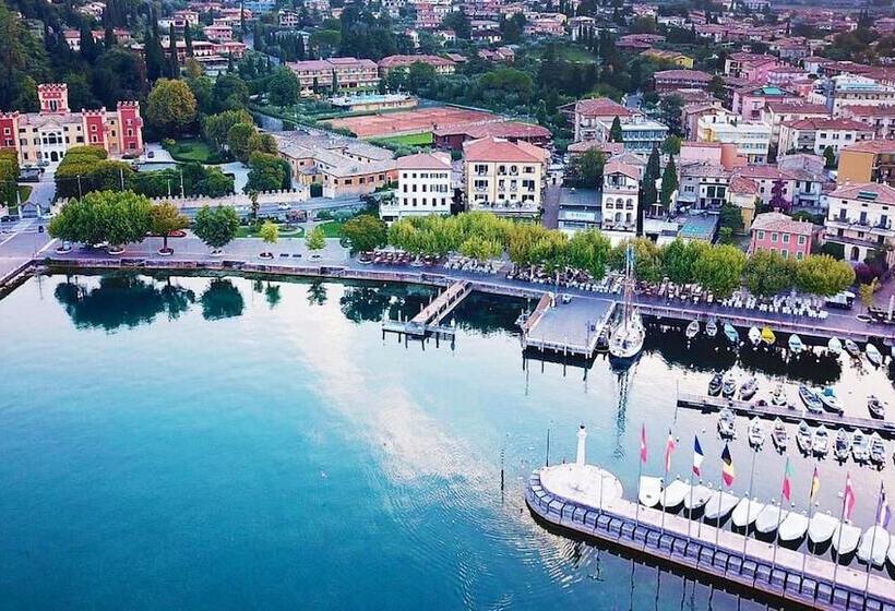 Отель La Vittoria Boutique