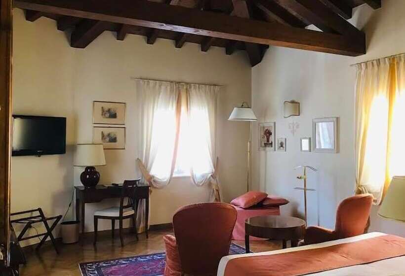 Отель La Vittoria Boutique