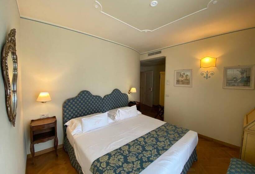 Отель La Vittoria Boutique