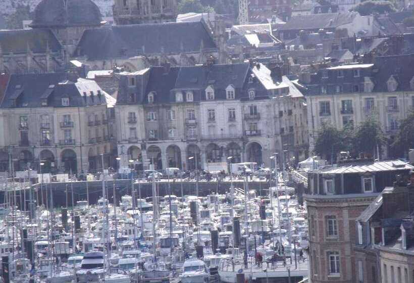 ホテル Le Clos Robinson