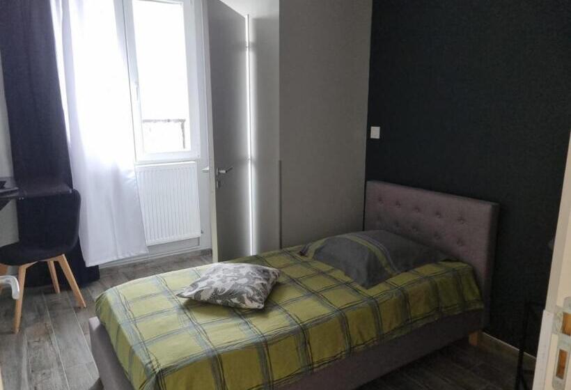 Отель Hôtel Restaurant Du Commerce