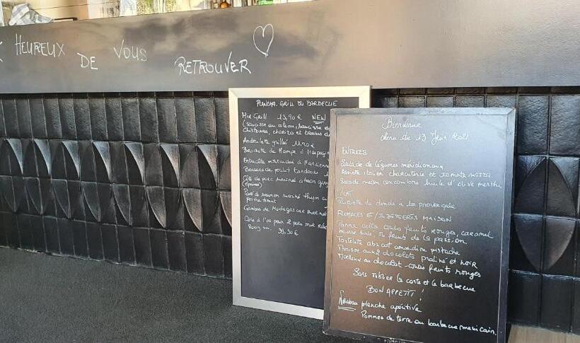 Отель Hôtel Restaurant Du Commerce