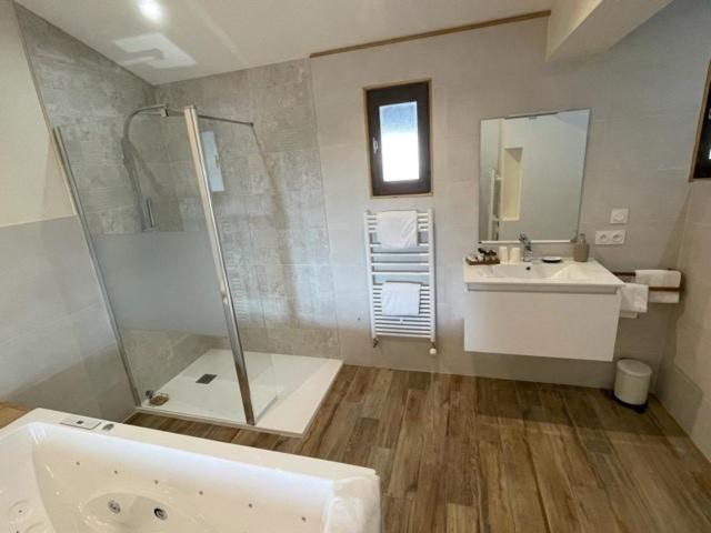 בית מלון כפרי L'estirado Des Adrets