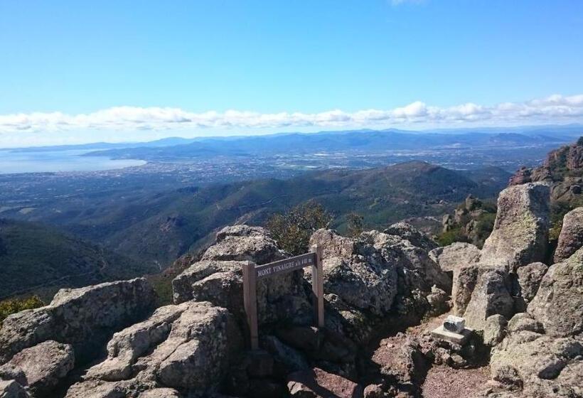 ホテル L'estirado Des Adrets