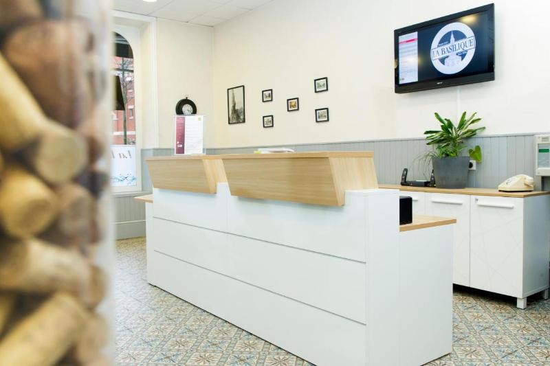 Logis Hotel & Restaurant De La Basilique