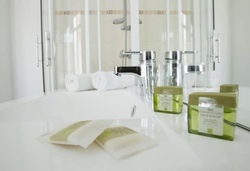 Logis Hotel & Restaurant De La Basilique