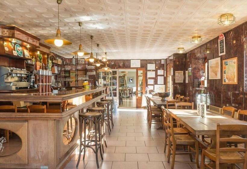 בית מלון כפרי Logis Hôtel Les 3b