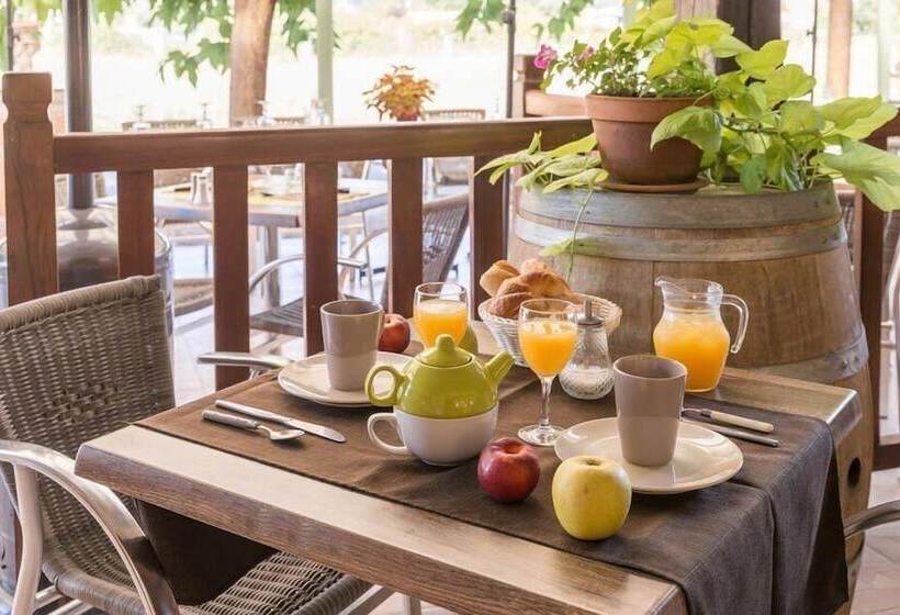 בית מלון כפרי Logis Hôtel Les 3b