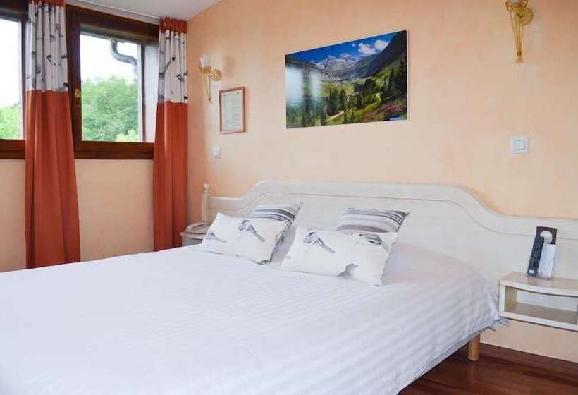 בית מלון כפרי Logis Hôtel Les 3b