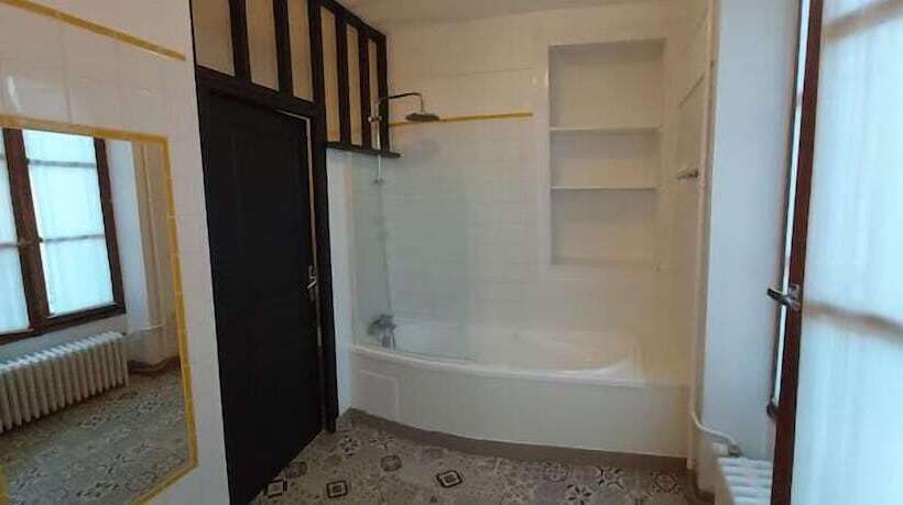 Отель Logis Hôtel & Restaurant Le Montligeon