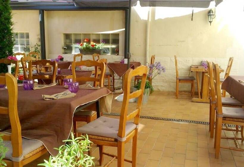 Отель Logis Hôtel & Restaurant Le Montligeon