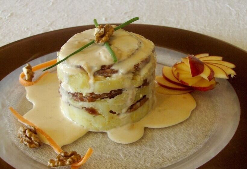 Отель Logis Hôtel & Restaurant Le Montligeon