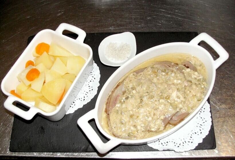 Отель Logis Hôtel & Restaurant Le Montligeon