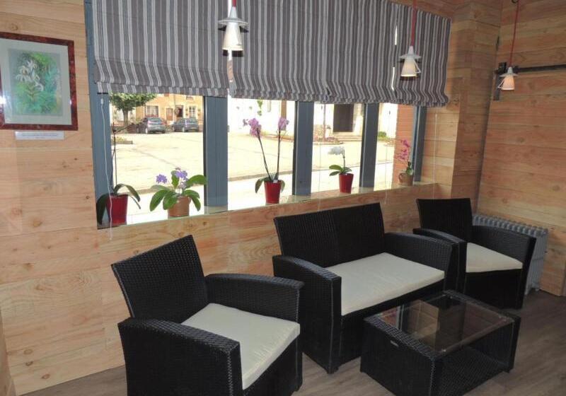 Отель Logis Hôtel & Restaurant Le Montligeon