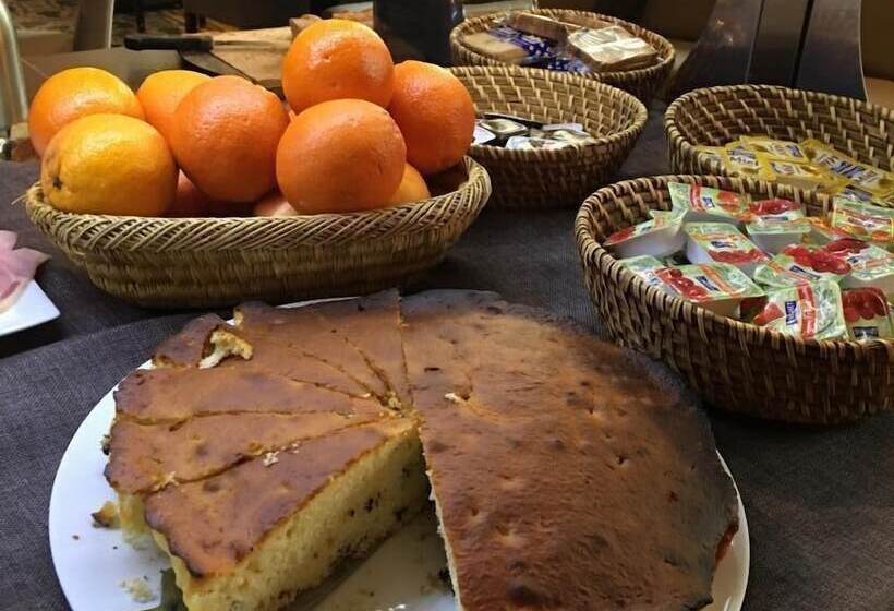 Logis Hotel Le Clos Des Oliviers