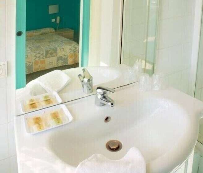 Logis Hotel Le Clos Des Oliviers