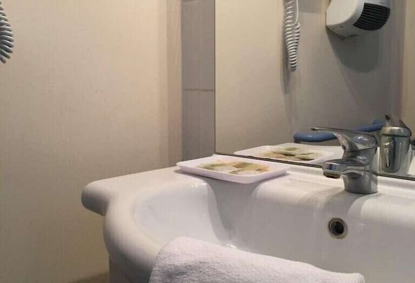 Logis Hotel Le Clos Des Oliviers