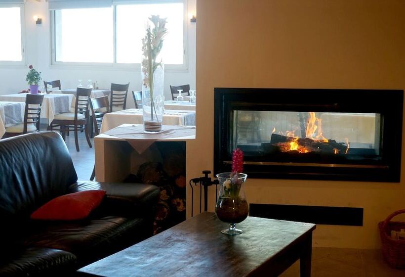 Logis Hotel Le Col De L Ange