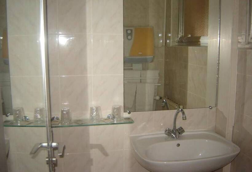 Logis Hotel Le Col De L Ange