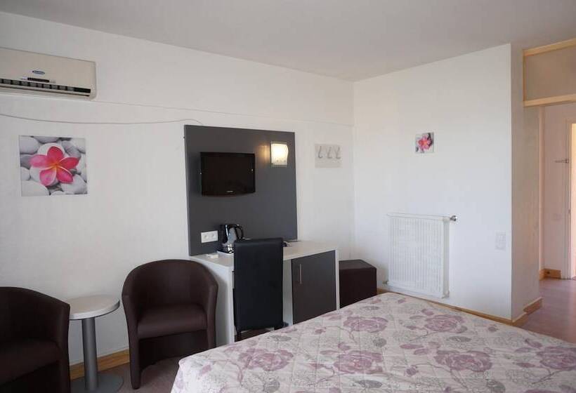 Logis Hotel Le Col De L Ange