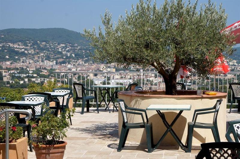 Logis Hotel Le Col De L Ange