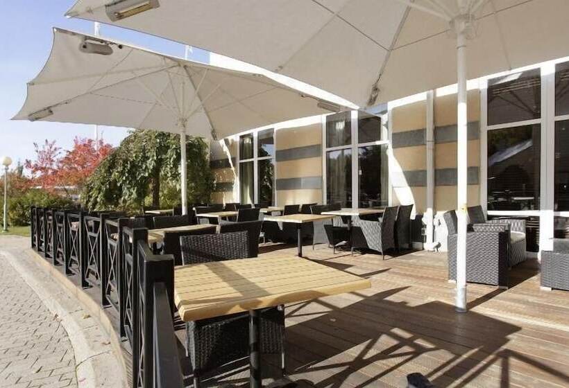 בית מלון כפרי Nova Park Conference