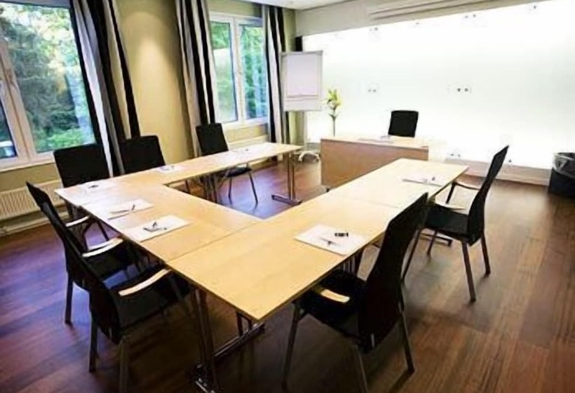 בית מלון כפרי Nova Park Conference