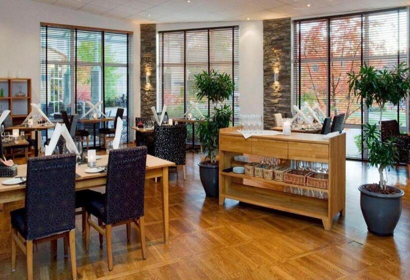 בית מלון כפרי Nova Park Conference