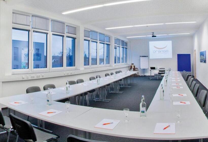 Orange Hotel Und Apartments