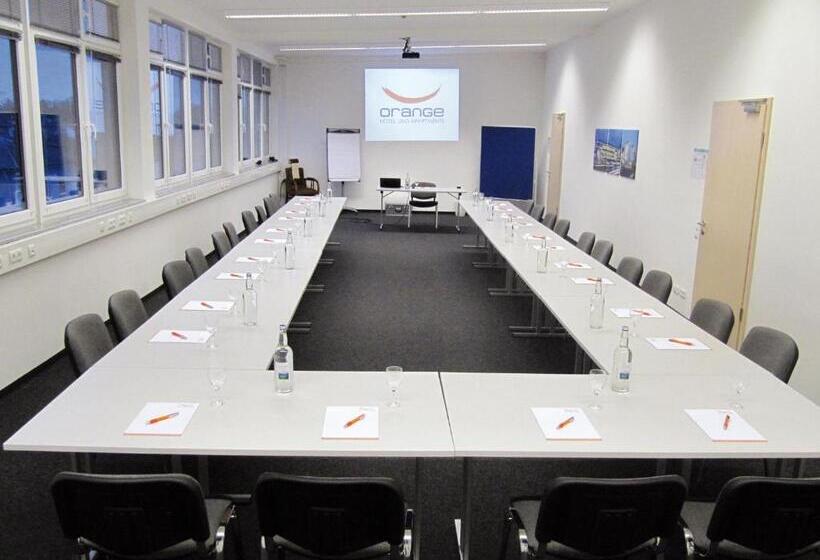 Orange Hotel Und Apartments