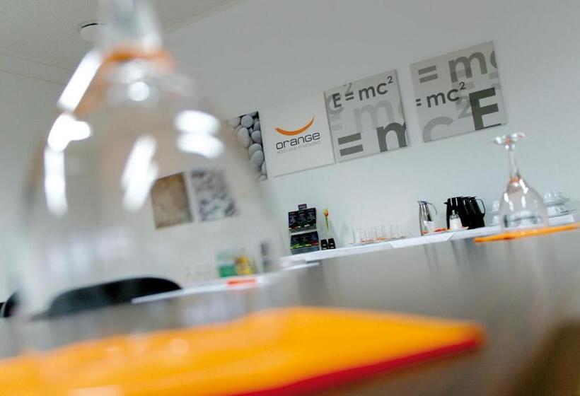 Orange Hotel Und Apartments