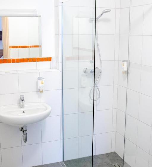 Orange Hotel Und Apartments