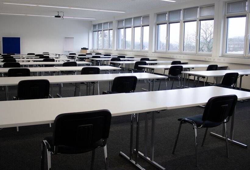 Orange Hotel Und Apartments